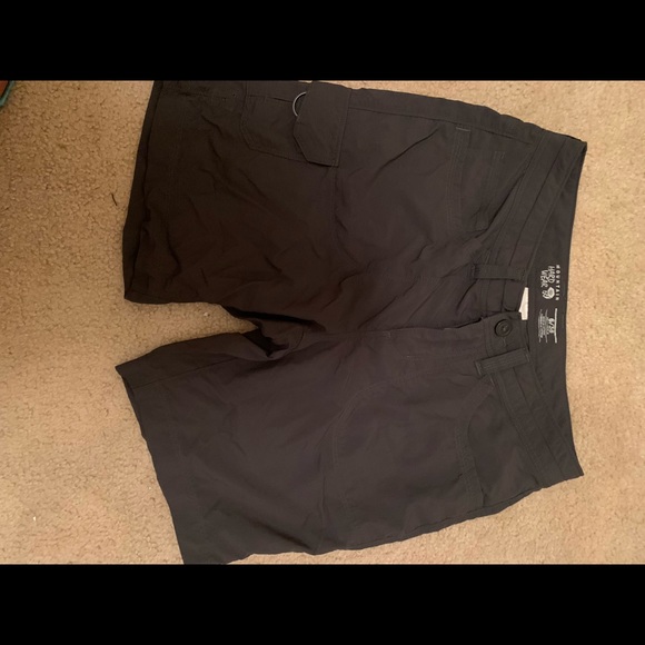Mountain Hardwesr Women’s shorts - Picture 2 of 4